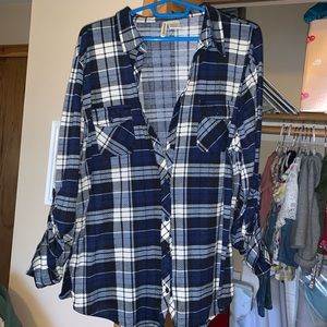 ⭐️ Blue and white button up plaid / flannel top